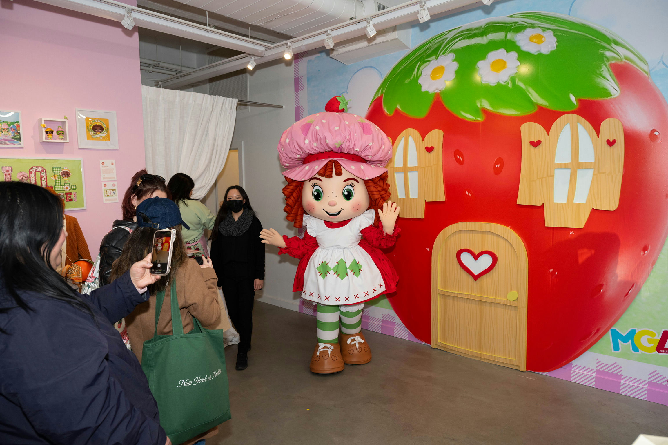 Strawberry Shortcake’s "Bake Shop" pop up